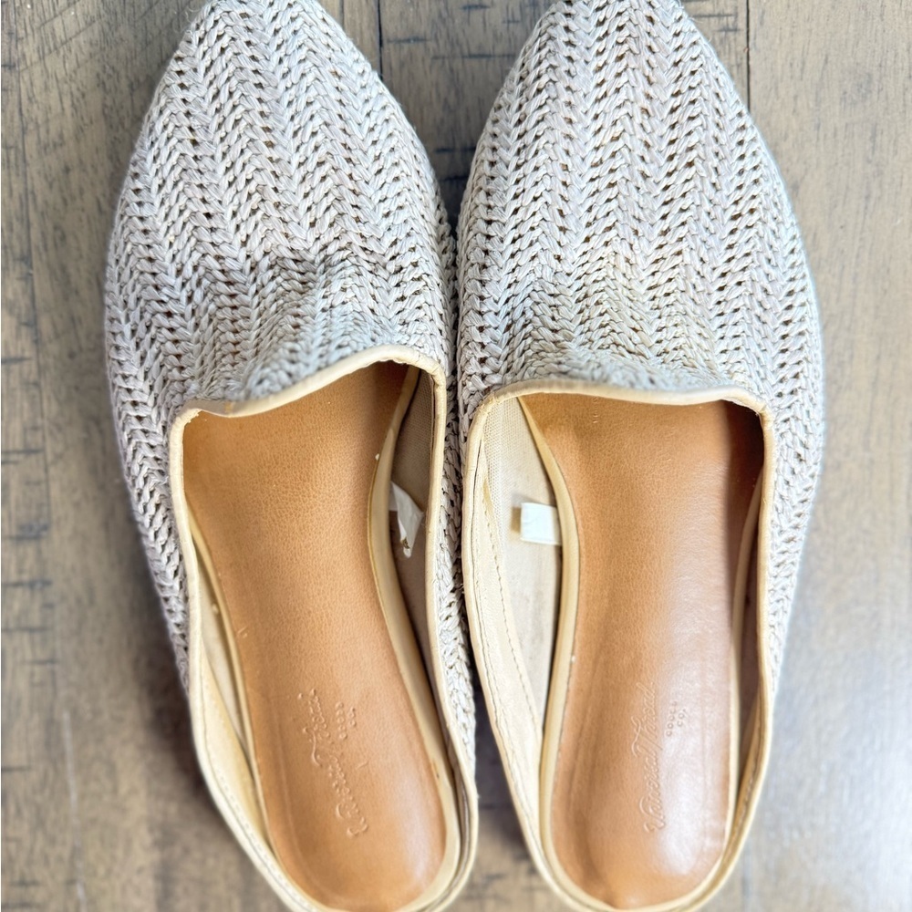 Universal Thread Cream Mules with Textured Knit Pattern - Picture 3 of 8